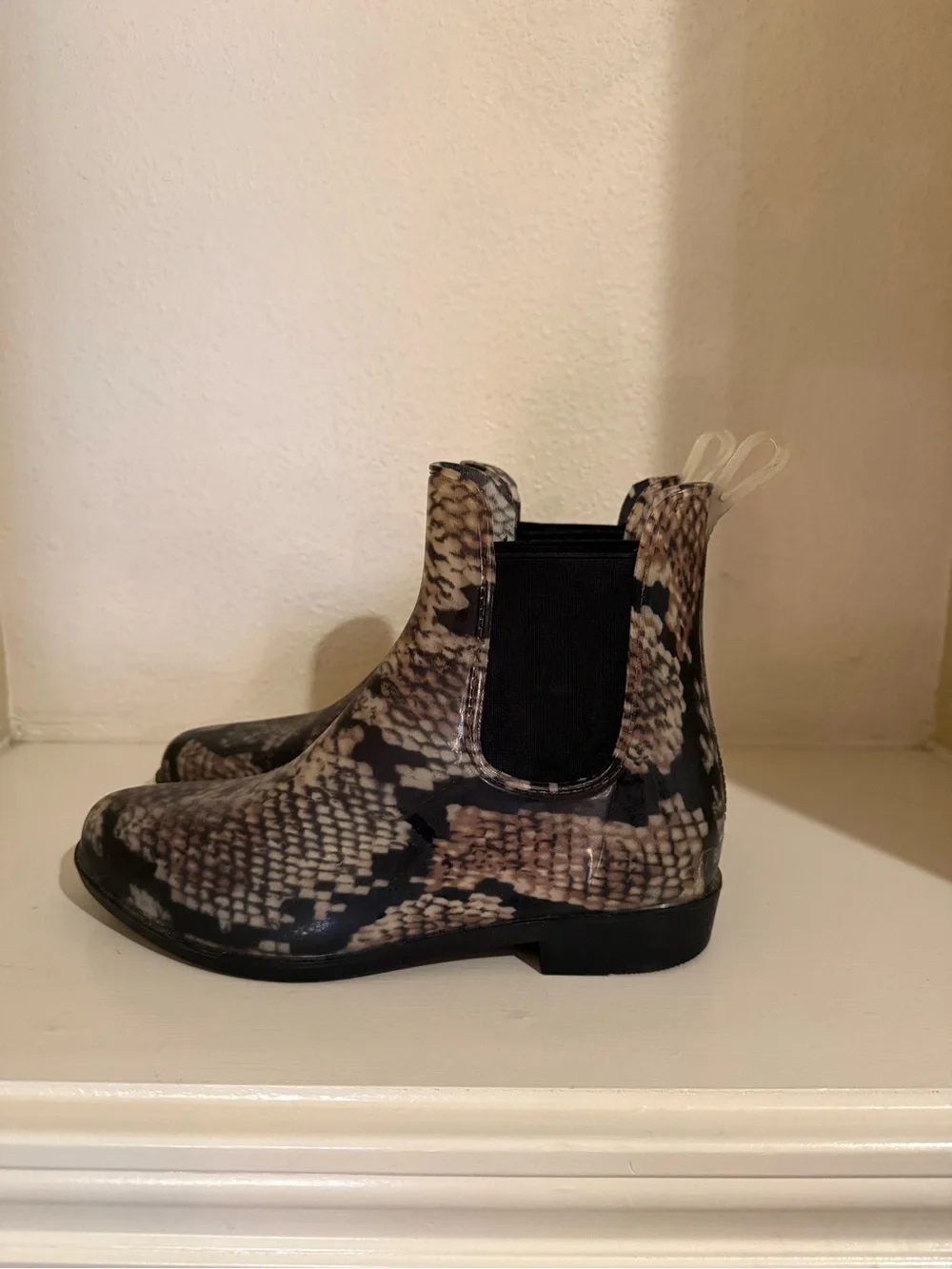 Lauren Ralph Lauren Tally Bo Rai Snake Print Chelsea Rubber Rain Boots Size 8